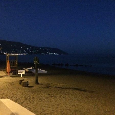 Casa Vacanze Il Gelsomino Patti Bagian luar foto