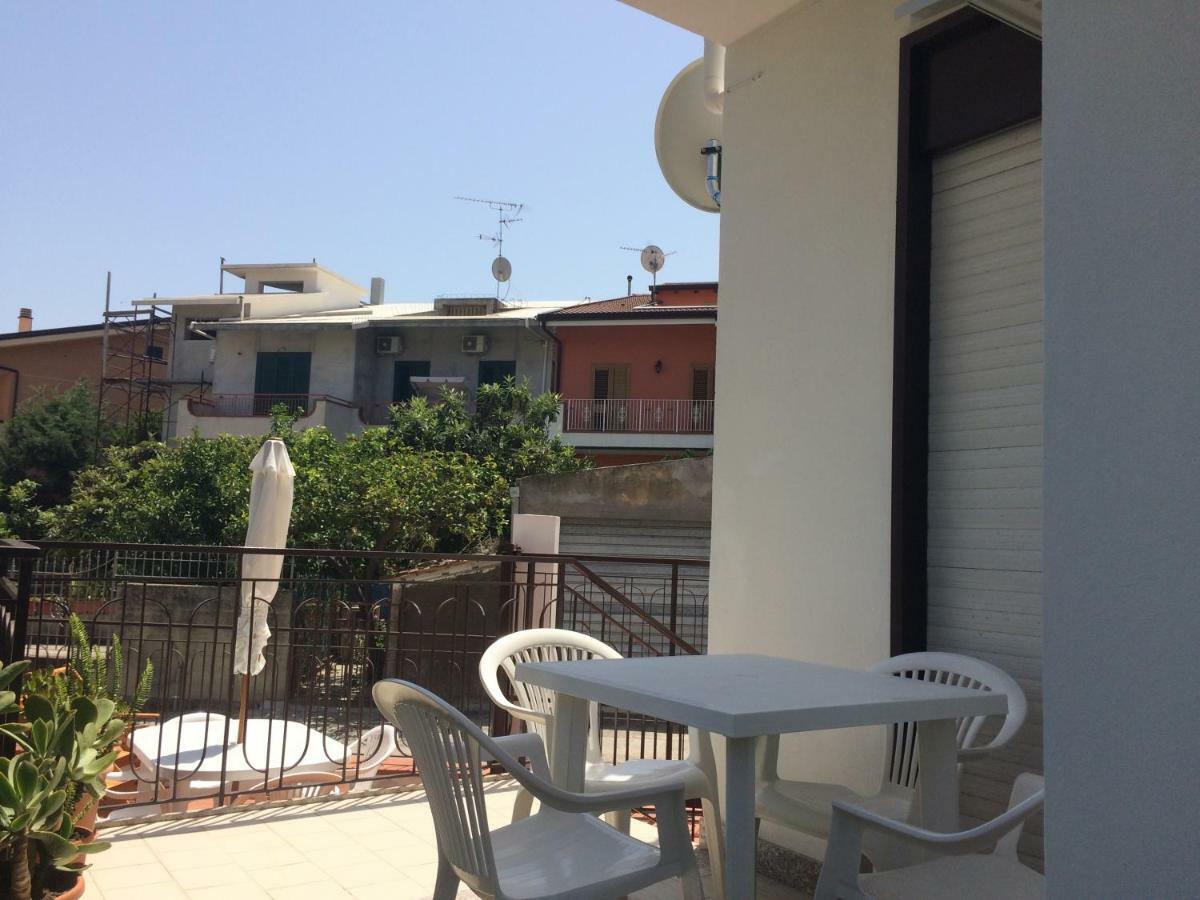 Casa Vacanze Il Gelsomino Patti Bagian luar foto