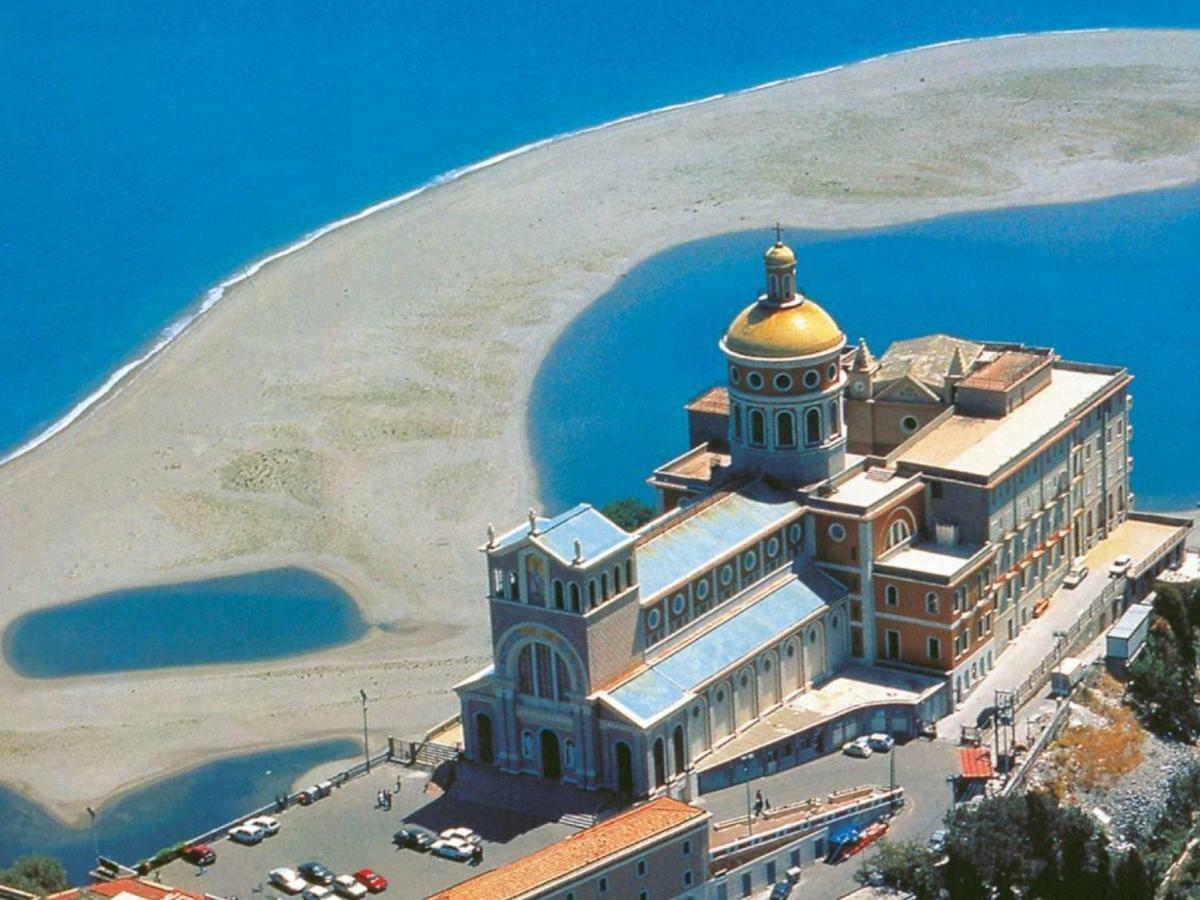 Casa Vacanze Il Gelsomino Patti Bagian luar foto